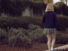 Милая студенточка с волосатенькой пиздой Chloe Couture соблазнила учителя на жесткий секс